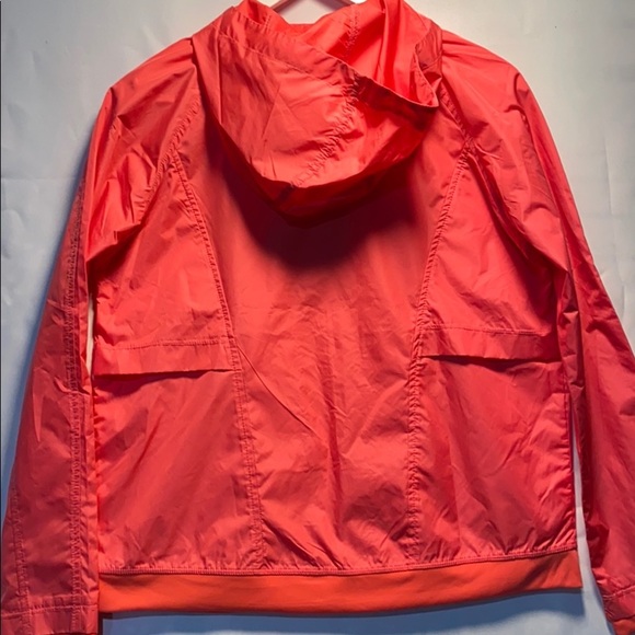 Women’s Layer 8 Running Jacket - Picture 2 of 8